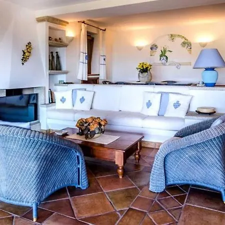 Sleeps 8 Pool Air Con Wifi *