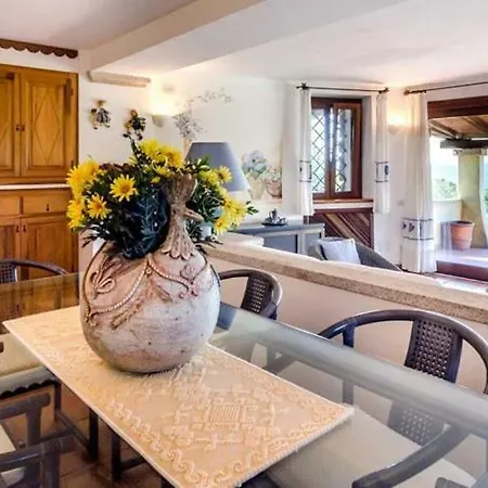 Sleeps 8 Pool Air Con Wifi Вилла Cala Bitta