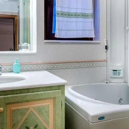 Sleeps 8 Pool Air Con Wifi Вилла *